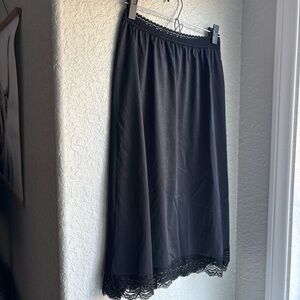 Vintage Olga Secret Hug Black Lace Half Slip Skirt w/ Bow Detail L